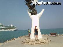 [P23] La statuia care reprezinta simbolul orasului Kusadasi » foto by alex1968
 - 
<span class="allrVoted glyphicon glyphicon-heart hidden" id="av118895"></span>
<a class="m-l-10 hidden" id="sv118895" onclick="voting_Foto_DelVot(,118895,366)" role="button">șterge vot <span class="glyphicon glyphicon-remove"></span></a>
<a id="v9118895" class=" c-red"  onclick="voting_Foto_SetVot(118895)" role="button"><span class="glyphicon glyphicon-heart-empty"></span> <b>LIKE</b> = Votează poza</a> <img class="hidden"  id="f118895W9" src="/imagini/loader.gif" border="0" /><span class="AjErrMes hidden" id="e118895ErM"></span>