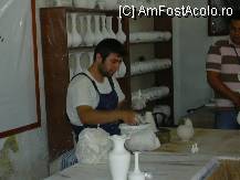 [P01] Demonstartie in atelierul de ceramica in drum spre Efes » foto by Ana Venera
 - 
<span class="allrVoted glyphicon glyphicon-heart hidden" id="av97062"></span>
<a class="m-l-10 hidden" id="sv97062" onclick="voting_Foto_DelVot(,97062,366)" role="button">șterge vot <span class="glyphicon glyphicon-remove"></span></a>
<a id="v997062" class=" c-red"  onclick="voting_Foto_SetVot(97062)" role="button"><span class="glyphicon glyphicon-heart-empty"></span> <b>LIKE</b> = Votează poza</a> <img class="hidden"  id="f97062W9" src="/imagini/loader.gif" border="0" /><span class="AjErrMes hidden" id="e97062ErM"></span>