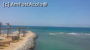 [P18] zona de snorkeling a golfului marcata cu stegulete, plaja hotelului » foto by raducondurache
 - 
<span class="allrVoted glyphicon glyphicon-heart hidden" id="av998626"></span>
<a class="m-l-10 hidden" id="sv998626" onclick="voting_Foto_DelVot(,998626,394)" role="button">șterge vot <span class="glyphicon glyphicon-remove"></span></a>
<a id="v9998626" class=" c-red"  onclick="voting_Foto_SetVot(998626)" role="button"><span class="glyphicon glyphicon-heart-empty"></span> <b>LIKE</b> = Votează poza</a> <img class="hidden"  id="f998626W9" src="/imagini/loader.gif" border="0" /><span class="AjErrMes hidden" id="e998626ErM"></span>