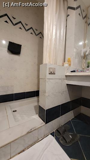 [P30] Cam așa arată o baie de 5 stele » foto by ux124379
 - 
<span class="allrVoted glyphicon glyphicon-heart hidden" id="av1294319"></span>
<a class="m-l-10 hidden" id="sv1294319" onclick="voting_Foto_DelVot(,1294319,394)" role="button">șterge vot <span class="glyphicon glyphicon-remove"></span></a>
<a id="v91294319" class=" c-red"  onclick="voting_Foto_SetVot(1294319)" role="button"><span class="glyphicon glyphicon-heart-empty"></span> <b>LIKE</b> = Votează poza</a> <img class="hidden"  id="f1294319W9" src="/imagini/loader.gif" border="0" /><span class="AjErrMes hidden" id="e1294319ErM"></span>