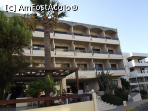 [P01] Hotel Lomeniz la intrare şi terasa din faţa hotelului » foto by irinad
 - 
<span class="allrVoted glyphicon glyphicon-heart hidden" id="av1016961"></span>
<a class="m-l-10 hidden" id="sv1016961" onclick="voting_Foto_DelVot(,1016961,396)" role="button">șterge vot <span class="glyphicon glyphicon-remove"></span></a>
<a id="v91016961" class=" c-red"  onclick="voting_Foto_SetVot(1016961)" role="button"><span class="glyphicon glyphicon-heart-empty"></span> <b>LIKE</b> = Votează poza</a> <img class="hidden"  id="f1016961W9" src="/imagini/loader.gif" border="0" /><span class="AjErrMes hidden" id="e1016961ErM"></span>