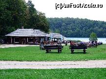 [P12] Locul de servit masa, la malul lacului » foto by badge®
 - 
<span class="allrVoted glyphicon glyphicon-heart hidden" id="av174421"></span>
<a class="m-l-10 hidden" id="sv174421" onclick="voting_Foto_DelVot(,174421,412)" role="button">șterge vot <span class="glyphicon glyphicon-remove"></span></a>
<a id="v9174421" class=" c-red"  onclick="voting_Foto_SetVot(174421)" role="button"><span class="glyphicon glyphicon-heart-empty"></span> <b>LIKE</b> = Votează poza</a> <img class="hidden"  id="f174421W9" src="/imagini/loader.gif" border="0" /><span class="AjErrMes hidden" id="e174421ErM"></span>