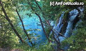 [P03] O primă cascadă şi un lac în culori de vis. Parcul Plitvice, Croaţia.  » foto by traian.leuca †
 - 
<span class="allrVoted glyphicon glyphicon-heart hidden" id="av467655"></span>
<a class="m-l-10 hidden" id="sv467655" onclick="voting_Foto_DelVot(,467655,412)" role="button">șterge vot <span class="glyphicon glyphicon-remove"></span></a>
<a id="v9467655" class=" c-red"  onclick="voting_Foto_SetVot(467655)" role="button"><span class="glyphicon glyphicon-heart-empty"></span> <b>LIKE</b> = Votează poza</a> <img class="hidden"  id="f467655W9" src="/imagini/loader.gif" border="0" /><span class="AjErrMes hidden" id="e467655ErM"></span>