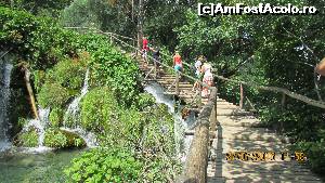 [P12] Pasarele de lemn peste cascade » foto by crismis
 - 
<span class="allrVoted glyphicon glyphicon-heart hidden" id="av667783"></span>
<a class="m-l-10 hidden" id="sv667783" onclick="voting_Foto_DelVot(,667783,412)" role="button">șterge vot <span class="glyphicon glyphicon-remove"></span></a>
<a id="v9667783" class=" c-red"  onclick="voting_Foto_SetVot(667783)" role="button"><span class="glyphicon glyphicon-heart-empty"></span> <b>LIKE</b> = Votează poza</a> <img class="hidden"  id="f667783W9" src="/imagini/loader.gif" border="0" /><span class="AjErrMes hidden" id="e667783ErM"></span>