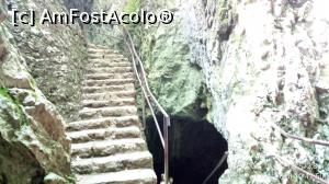 [P24] Parcul National Lacurile Plitvice - una din peșteri.  » foto by Aurici
 - 
<span class="allrVoted glyphicon glyphicon-heart hidden" id="av1026537"></span>
<a class="m-l-10 hidden" id="sv1026537" onclick="voting_Foto_DelVot(,1026537,412)" role="button">șterge vot <span class="glyphicon glyphicon-remove"></span></a>
<a id="v91026537" class=" c-red"  onclick="voting_Foto_SetVot(1026537)" role="button"><span class="glyphicon glyphicon-heart-empty"></span> <b>LIKE</b> = Votează poza</a> <img class="hidden"  id="f1026537W9" src="/imagini/loader.gif" border="0" /><span class="AjErrMes hidden" id="e1026537ErM"></span>