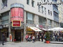 [P08] Piata Sfantul Stefan, Confiserie Heidl, un magazin cu ciocolata, deliciul celor mici si nu numai ... » foto by KFZ
 - 
<span class="allrVoted glyphicon glyphicon-heart hidden" id="av169471"></span>
<a class="m-l-10 hidden" id="sv169471" onclick="voting_Foto_DelVot(,169471,461)" role="button">șterge vot <span class="glyphicon glyphicon-remove"></span></a>
<a id="v9169471" class=" c-red"  onclick="voting_Foto_SetVot(169471)" role="button"><span class="glyphicon glyphicon-heart-empty"></span> <b>LIKE</b> = Votează poza</a> <img class="hidden"  id="f169471W9" src="/imagini/loader.gif" border="0" /><span class="AjErrMes hidden" id="e169471ErM"></span>