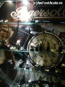 [P28] Viena, vitrina pe  Karntner Strasse, ce ziceti domnilor?? » foto by magdalena
 - 
<span class="allrVoted glyphicon glyphicon-heart hidden" id="av151906"></span>
<a class="m-l-10 hidden" id="sv151906" onclick="voting_Foto_DelVot(,151906,461)" role="button">șterge vot <span class="glyphicon glyphicon-remove"></span></a>
<a id="v9151906" class=" c-red"  onclick="voting_Foto_SetVot(151906)" role="button"><span class="glyphicon glyphicon-heart-empty"></span> <b>LIKE</b> = Votează poza</a> <img class="hidden"  id="f151906W9" src="/imagini/loader.gif" border="0" /><span class="AjErrMes hidden" id="e151906ErM"></span>