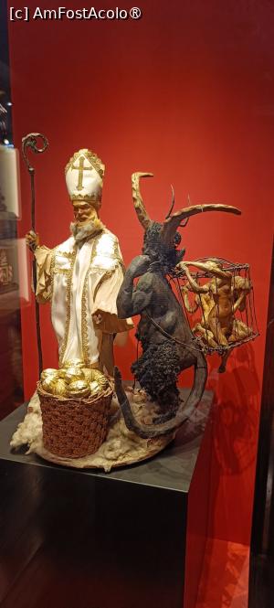 [P08] Sfântul Nicolae și Krampus. » foto by tata123 🔱
 - 
<span class="allrVoted glyphicon glyphicon-heart hidden" id="av1463505"></span>
<a class="m-l-10 hidden" id="sv1463505" onclick="voting_Foto_DelVot(,1463505,464)" role="button">șterge vot <span class="glyphicon glyphicon-remove"></span></a>
<a id="v91463505" class=" c-red"  onclick="voting_Foto_SetVot(1463505)" role="button"><span class="glyphicon glyphicon-heart-empty"></span> <b>LIKE</b> = Votează poza</a> <img class="hidden"  id="f1463505W9" src="/imagini/loader.gif" border="0" /><span class="AjErrMes hidden" id="e1463505ErM"></span>