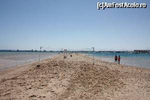 [P13] Plasa de volei instalata pe istm, care se intinde pana la locurile de acostare ale vaporaselor » foto by claudiu 71
 - 
<span class="allrVoted glyphicon glyphicon-heart hidden" id="av608762"></span>
<a class="m-l-10 hidden" id="sv608762" onclick="voting_Foto_DelVot(,608762,477)" role="button">șterge vot <span class="glyphicon glyphicon-remove"></span></a>
<a id="v9608762" class=" c-red"  onclick="voting_Foto_SetVot(608762)" role="button"><span class="glyphicon glyphicon-heart-empty"></span> <b>LIKE</b> = Votează poza</a> <img class="hidden"  id="f608762W9" src="/imagini/loader.gif" border="0" /><span class="AjErrMes hidden" id="e608762ErM"></span>