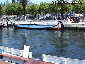 [P13] Bărci de agrement aşteptându-şi muşteriii pe un canal din Aveiro, 'Veneţia Portugaliei'.  » foto by Carmen Ion
 - 
<span class="allrVoted glyphicon glyphicon-heart hidden" id="av613310"></span>
<a class="m-l-10 hidden" id="sv613310" onclick="voting_Foto_DelVot(,613310,516)" role="button">șterge vot <span class="glyphicon glyphicon-remove"></span></a>
<a id="v9613310" class=" c-red"  onclick="voting_Foto_SetVot(613310)" role="button"><span class="glyphicon glyphicon-heart-empty"></span> <b>LIKE</b> = Votează poza</a> <img class="hidden"  id="f613310W9" src="/imagini/loader.gif" border="0" /><span class="AjErrMes hidden" id="e613310ErM"></span>