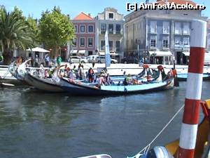 [P14] Aveiro: bărci de agrement în stilul copiat după cele din Veneţia - turiştii încep să se adune.  » foto by Carmen Ion
 - 
<span class="allrVoted glyphicon glyphicon-heart hidden" id="av613311"></span>
<a class="m-l-10 hidden" id="sv613311" onclick="voting_Foto_DelVot(,613311,516)" role="button">șterge vot <span class="glyphicon glyphicon-remove"></span></a>
<a id="v9613311" class=" c-red"  onclick="voting_Foto_SetVot(613311)" role="button"><span class="glyphicon glyphicon-heart-empty"></span> <b>LIKE</b> = Votează poza</a> <img class="hidden"  id="f613311W9" src="/imagini/loader.gif" border="0" /><span class="AjErrMes hidden" id="e613311ErM"></span>