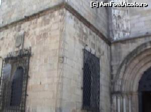[P02] Vedere parţială a portalului mănăstirii Nossa Senhora da Olieveira din Guimaraes.  » foto by Carmen Ion
 - 
<span class="allrVoted glyphicon glyphicon-heart hidden" id="av613299"></span>
<a class="m-l-10 hidden" id="sv613299" onclick="voting_Foto_DelVot(,613299,516)" role="button">șterge vot <span class="glyphicon glyphicon-remove"></span></a>
<a id="v9613299" class=" c-red"  onclick="voting_Foto_SetVot(613299)" role="button"><span class="glyphicon glyphicon-heart-empty"></span> <b>LIKE</b> = Votează poza</a> <img class="hidden"  id="f613299W9" src="/imagini/loader.gif" border="0" /><span class="AjErrMes hidden" id="e613299ErM"></span>