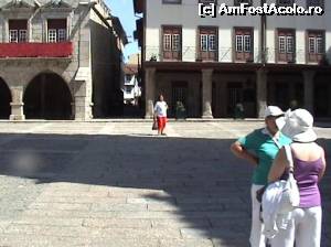 [P05] Largo da Oliveira, paţa pavată, înconjuratp de clădiri frumoase, din Guimaraes.  » foto by Carmen Ion
 - 
<span class="allrVoted glyphicon glyphicon-heart hidden" id="av613302"></span>
<a class="m-l-10 hidden" id="sv613302" onclick="voting_Foto_DelVot(,613302,516)" role="button">șterge vot <span class="glyphicon glyphicon-remove"></span></a>
<a id="v9613302" class=" c-red"  onclick="voting_Foto_SetVot(613302)" role="button"><span class="glyphicon glyphicon-heart-empty"></span> <b>LIKE</b> = Votează poza</a> <img class="hidden"  id="f613302W9" src="/imagini/loader.gif" border="0" /><span class="AjErrMes hidden" id="e613302ErM"></span>