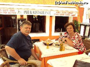 [P12] La masa de prânz, în Cascais, după o plajă 'pe uscat' - apa era rece!  » foto by Carmen Ion
 - 
<span class="allrVoted glyphicon glyphicon-heart hidden" id="av621856"></span>
<a class="m-l-10 hidden" id="sv621856" onclick="voting_Foto_DelVot(,621856,516)" role="button">șterge vot <span class="glyphicon glyphicon-remove"></span></a>
<a id="v9621856" class=" c-red"  onclick="voting_Foto_SetVot(621856)" role="button"><span class="glyphicon glyphicon-heart-empty"></span> <b>LIKE</b> = Votează poza</a> <img class="hidden"  id="f621856W9" src="/imagini/loader.gif" border="0" /><span class="AjErrMes hidden" id="e621856ErM"></span>