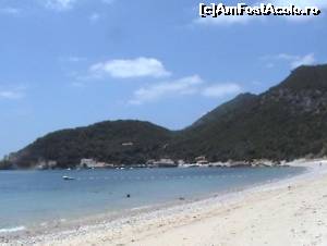[P07] Plaja din Portinho do Arrabida - în fundal, pe deal, se zăresc câteva case.  » foto by Carmen Ion
 - 
<span class="allrVoted glyphicon glyphicon-heart hidden" id="av621851"></span>
<a class="m-l-10 hidden" id="sv621851" onclick="voting_Foto_DelVot(,621851,516)" role="button">șterge vot <span class="glyphicon glyphicon-remove"></span></a>
<a id="v9621851" class=" c-red"  onclick="voting_Foto_SetVot(621851)" role="button"><span class="glyphicon glyphicon-heart-empty"></span> <b>LIKE</b> = Votează poza</a> <img class="hidden"  id="f621851W9" src="/imagini/loader.gif" border="0" /><span class="AjErrMes hidden" id="e621851ErM"></span>