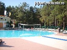 [P27] Amara Club Marine HV-1- in fundal se vede piscina pentru copii, acoperita cu o prelata.  » foto by Andox
 - 
<span class="allrVoted glyphicon glyphicon-heart hidden" id="av430337"></span>
<a class="m-l-10 hidden" id="sv430337" onclick="voting_Foto_DelVot(,430337,53)" role="button">șterge vot <span class="glyphicon glyphicon-remove"></span></a>
<a id="v9430337" class=" c-red"  onclick="voting_Foto_SetVot(430337)" role="button"><span class="glyphicon glyphicon-heart-empty"></span> <b>LIKE</b> = Votează poza</a> <img class="hidden"  id="f430337W9" src="/imagini/loader.gif" border="0" /><span class="AjErrMes hidden" id="e430337ErM"></span>