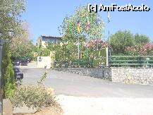 [P02] intrarea din fata a hotelului » foto by biancuta
 - 
<span class="allrVoted glyphicon glyphicon-heart hidden" id="av7537"></span>
<a class="m-l-10 hidden" id="sv7537" onclick="voting_Foto_DelVot(,7537,536)" role="button">șterge vot <span class="glyphicon glyphicon-remove"></span></a>
<a id="v97537" class=" c-red"  onclick="voting_Foto_SetVot(7537)" role="button"><span class="glyphicon glyphicon-heart-empty"></span> <b>LIKE</b> = Votează poza</a> <img class="hidden"  id="f7537W9" src="/imagini/loader.gif" border="0" /><span class="AjErrMes hidden" id="e7537ErM"></span>