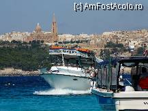 [P14] In stanga, 'feribotul' spre Comino care pleaca din Marfa » foto by iuliaen
 - 
<span class="allrVoted glyphicon glyphicon-heart hidden" id="av241748"></span>
<a class="m-l-10 hidden" id="sv241748" onclick="voting_Foto_DelVot(,241748,557)" role="button">șterge vot <span class="glyphicon glyphicon-remove"></span></a>
<a id="v9241748" class=" c-red"  onclick="voting_Foto_SetVot(241748)" role="button"><span class="glyphicon glyphicon-heart-empty"></span> <b>LIKE</b> = Votează poza</a> <img class="hidden"  id="f241748W9" src="/imagini/loader.gif" border="0" /><span class="AjErrMes hidden" id="e241748ErM"></span>