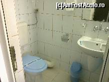 [P01] Toaleta mica, cam 'rece'....gresie si faianta alba...cam de spital... » foto by georgeroiu
 - 
<span class="allrVoted glyphicon glyphicon-heart hidden" id="av314508"></span>
<a class="m-l-10 hidden" id="sv314508" onclick="voting_Foto_DelVot(,314508,559)" role="button">șterge vot <span class="glyphicon glyphicon-remove"></span></a>
<a id="v9314508" class=" c-red"  onclick="voting_Foto_SetVot(314508)" role="button"><span class="glyphicon glyphicon-heart-empty"></span> <b>LIKE</b> = Votează poza</a> <img class="hidden"  id="f314508W9" src="/imagini/loader.gif" border="0" /><span class="AjErrMes hidden" id="e314508ErM"></span>
