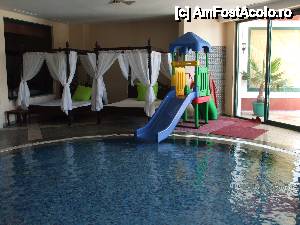 [P41] Piscina interioară - zona pentru bebei » foto by crima
 - 
<span class="allrVoted glyphicon glyphicon-heart hidden" id="av403232"></span>
<a class="m-l-10 hidden" id="sv403232" onclick="voting_Foto_DelVot(,403232,6)" role="button">șterge vot <span class="glyphicon glyphicon-remove"></span></a>
<a id="v9403232" class=" c-red"  onclick="voting_Foto_SetVot(403232)" role="button"><span class="glyphicon glyphicon-heart-empty"></span> <b>LIKE</b> = Votează poza</a> <img class="hidden"  id="f403232W9" src="/imagini/loader.gif" border="0" /><span class="AjErrMes hidden" id="e403232ErM"></span>