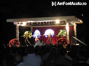 [P34] seara de gala - moment din spectacol » foto by dandana
 - 
<span class="allrVoted glyphicon glyphicon-heart hidden" id="av432259"></span>
<a class="m-l-10 hidden" id="sv432259" onclick="voting_Foto_DelVot(,432259,6)" role="button">șterge vot <span class="glyphicon glyphicon-remove"></span></a>
<a id="v9432259" class=" c-red"  onclick="voting_Foto_SetVot(432259)" role="button"><span class="glyphicon glyphicon-heart-empty"></span> <b>LIKE</b> = Votează poza</a> <img class="hidden"  id="f432259W9" src="/imagini/loader.gif" border="0" /><span class="AjErrMes hidden" id="e432259ErM"></span>