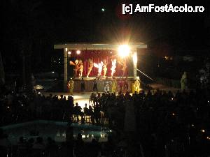 [P42] seara de gala - moment din spectacol » foto by dandana
 - 
<span class="allrVoted glyphicon glyphicon-heart hidden" id="av432267"></span>
<a class="m-l-10 hidden" id="sv432267" onclick="voting_Foto_DelVot(,432267,6)" role="button">șterge vot <span class="glyphicon glyphicon-remove"></span></a>
<a id="v9432267" class=" c-red"  onclick="voting_Foto_SetVot(432267)" role="button"><span class="glyphicon glyphicon-heart-empty"></span> <b>LIKE</b> = Votează poza</a> <img class="hidden"  id="f432267W9" src="/imagini/loader.gif" border="0" /><span class="AjErrMes hidden" id="e432267ErM"></span>