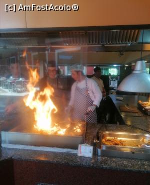[P34] Prin restaurant! » foto by M'Liviu
 - 
<span class="allrVoted glyphicon glyphicon-heart hidden" id="av1326019"></span>
<a class="m-l-10 hidden" id="sv1326019" onclick="voting_Foto_DelVot(,1326019,6)" role="button">șterge vot <span class="glyphicon glyphicon-remove"></span></a>
<a id="v91326019" class=" c-red"  onclick="voting_Foto_SetVot(1326019)" role="button"><span class="glyphicon glyphicon-heart-empty"></span> <b>LIKE</b> = Votează poza</a> <img class="hidden"  id="f1326019W9" src="/imagini/loader.gif" border="0" /><span class="AjErrMes hidden" id="e1326019ErM"></span>