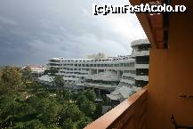 [P01] Hotelul fotografiat din balcon, de la etajul 6 » foto by santana*
 - 
<span class="allrVoted glyphicon glyphicon-heart hidden" id="av295061"></span>
<a class="m-l-10 hidden" id="sv295061" onclick="voting_Foto_DelVot(,295061,622)" role="button">șterge vot <span class="glyphicon glyphicon-remove"></span></a>
<a id="v9295061" class=" c-red"  onclick="voting_Foto_SetVot(295061)" role="button"><span class="glyphicon glyphicon-heart-empty"></span> <b>LIKE</b> = Votează poza</a> <img class="hidden"  id="f295061W9" src="/imagini/loader.gif" border="0" /><span class="AjErrMes hidden" id="e295061ErM"></span>