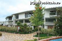 [P14] In spatele hotelului, inspre plaja este zona bungalow-urilor » foto by santana*
 - 
<span class="allrVoted glyphicon glyphicon-heart hidden" id="av295074"></span>
<a class="m-l-10 hidden" id="sv295074" onclick="voting_Foto_DelVot(,295074,622)" role="button">șterge vot <span class="glyphicon glyphicon-remove"></span></a>
<a id="v9295074" class=" c-red"  onclick="voting_Foto_SetVot(295074)" role="button"><span class="glyphicon glyphicon-heart-empty"></span> <b>LIKE</b> = Votează poza</a> <img class="hidden"  id="f295074W9" src="/imagini/loader.gif" border="0" /><span class="AjErrMes hidden" id="e295074ErM"></span>