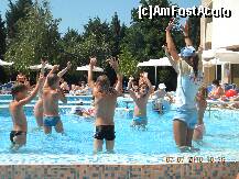 [P16] Jocuri pentru copii in piscina mica » foto by silvia tudoran
 - 
<span class="allrVoted glyphicon glyphicon-heart hidden" id="av243348"></span>
<a class="m-l-10 hidden" id="sv243348" onclick="voting_Foto_DelVot(,243348,649)" role="button">șterge vot <span class="glyphicon glyphicon-remove"></span></a>
<a id="v9243348" class=" c-red"  onclick="voting_Foto_SetVot(243348)" role="button"><span class="glyphicon glyphicon-heart-empty"></span> <b>LIKE</b> = Votează poza</a> <img class="hidden"  id="f243348W9" src="/imagini/loader.gif" border="0" /><span class="AjErrMes hidden" id="e243348ErM"></span>