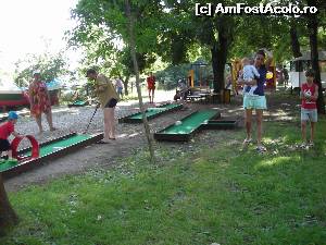 [P48] minigolf, cu plata » foto by anghelada
 - 
<span class="allrVoted glyphicon glyphicon-heart hidden" id="av525675"></span>
<a class="m-l-10 hidden" id="sv525675" onclick="voting_Foto_DelVot(,525675,649)" role="button">șterge vot <span class="glyphicon glyphicon-remove"></span></a>
<a id="v9525675" class=" c-red"  onclick="voting_Foto_SetVot(525675)" role="button"><span class="glyphicon glyphicon-heart-empty"></span> <b>LIKE</b> = Votează poza</a> <img class="hidden"  id="f525675W9" src="/imagini/loader.gif" border="0" /><span class="AjErrMes hidden" id="e525675ErM"></span>