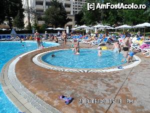 [P11] piscina de la hotel pentru cei mai mici » foto by csaszar78
 - 
<span class="allrVoted glyphicon glyphicon-heart hidden" id="av440927"></span>
<a class="m-l-10 hidden" id="sv440927" onclick="voting_Foto_DelVot(,440927,649)" role="button">șterge vot <span class="glyphicon glyphicon-remove"></span></a>
<a id="v9440927" class=" c-red"  onclick="voting_Foto_SetVot(440927)" role="button"><span class="glyphicon glyphicon-heart-empty"></span> <b>LIKE</b> = Votează poza</a> <img class="hidden"  id="f440927W9" src="/imagini/loader.gif" border="0" /><span class="AjErrMes hidden" id="e440927ErM"></span>