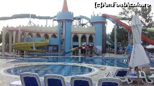 [P08] Castelul si piscinele pentru copii » foto by ninaa
 - 
<span class="allrVoted glyphicon glyphicon-heart hidden" id="av639432"></span>
<a class="m-l-10 hidden" id="sv639432" onclick="voting_Foto_DelVot(,639432,649)" role="button">șterge vot <span class="glyphicon glyphicon-remove"></span></a>
<a id="v9639432" class=" c-red"  onclick="voting_Foto_SetVot(639432)" role="button"><span class="glyphicon glyphicon-heart-empty"></span> <b>LIKE</b> = Votează poza</a> <img class="hidden"  id="f639432W9" src="/imagini/loader.gif" border="0" /><span class="AjErrMes hidden" id="e639432ErM"></span>