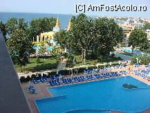 [P01] Piscina hotelului Sol Mare. In planul indepartat este castelul cu tobogane si 3 piscine. Urmeaza apoi scarile catre faleza. » foto by g33k
 - 
<span class="allrVoted glyphicon glyphicon-heart hidden" id="av92864"></span>
<a class="m-l-10 hidden" id="sv92864" onclick="voting_Foto_DelVot(,92864,649)" role="button">șterge vot <span class="glyphicon glyphicon-remove"></span></a>
<a id="v992864" class=" c-red"  onclick="voting_Foto_SetVot(92864)" role="button"><span class="glyphicon glyphicon-heart-empty"></span> <b>LIKE</b> = Votează poza</a> <img class="hidden"  id="f92864W9" src="/imagini/loader.gif" border="0" /><span class="AjErrMes hidden" id="e92864ErM"></span>