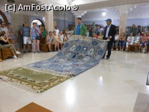 [P19] Kairouan - Prezentare la Centrul de covoare.  » foto by iulianic
 - 
<span class="allrVoted glyphicon glyphicon-heart hidden" id="av1078159"></span>
<a class="m-l-10 hidden" id="sv1078159" onclick="voting_Foto_DelVot(,1078159,658)" role="button">șterge vot <span class="glyphicon glyphicon-remove"></span></a>
<a id="v91078159" class=" c-red"  onclick="voting_Foto_SetVot(1078159)" role="button"><span class="glyphicon glyphicon-heart-empty"></span> <b>LIKE</b> = Votează poza</a> <img class="hidden"  id="f1078159W9" src="/imagini/loader.gif" border="0" /><span class="AjErrMes hidden" id="e1078159ErM"></span>