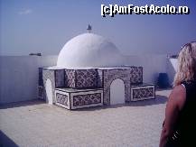 [P27] o mini-constructie de pe acoperisul magazinului de covoare-o simfonie alb-albastra » foto by liviadavidescu
 - 
<span class="allrVoted glyphicon glyphicon-heart hidden" id="av146002"></span>
<a class="m-l-10 hidden" id="sv146002" onclick="voting_Foto_DelVot(,146002,658)" role="button">șterge vot <span class="glyphicon glyphicon-remove"></span></a>
<a id="v9146002" class=" c-red"  onclick="voting_Foto_SetVot(146002)" role="button"><span class="glyphicon glyphicon-heart-empty"></span> <b>LIKE</b> = Votează poza</a> <img class="hidden"  id="f146002W9" src="/imagini/loader.gif" border="0" /><span class="AjErrMes hidden" id="e146002ErM"></span>