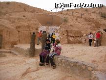 [P21] Curte a unei case troglodite » foto by ancamariagadea*
 - 
<span class="allrVoted glyphicon glyphicon-heart hidden" id="av32343"></span>
<a class="m-l-10 hidden" id="sv32343" onclick="voting_Foto_DelVot(,32343,658)" role="button">șterge vot <span class="glyphicon glyphicon-remove"></span></a>
<a id="v932343" class=" c-red"  onclick="voting_Foto_SetVot(32343)" role="button"><span class="glyphicon glyphicon-heart-empty"></span> <b>LIKE</b> = Votează poza</a> <img class="hidden"  id="f32343W9" src="/imagini/loader.gif" border="0" /><span class="AjErrMes hidden" id="e32343ErM"></span>