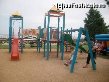 [P16] Un loc de joacă aflat în incinta complexului. » foto by adigogu
 - 
<span class="allrVoted glyphicon glyphicon-heart hidden" id="av104875"></span>
<a class="m-l-10 hidden" id="sv104875" onclick="voting_Foto_DelVot(,104875,679)" role="button">șterge vot <span class="glyphicon glyphicon-remove"></span></a>
<a id="v9104875" class=" c-red"  onclick="voting_Foto_SetVot(104875)" role="button"><span class="glyphicon glyphicon-heart-empty"></span> <b>LIKE</b> = Votează poza</a> <img class="hidden"  id="f104875W9" src="/imagini/loader.gif" border="0" /><span class="AjErrMes hidden" id="e104875ErM"></span>
