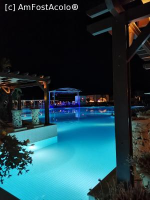 [P09] Piscina noaptea » foto by roninica
 - 
<span class="allrVoted glyphicon glyphicon-heart hidden" id="av1321244"></span>
<a class="m-l-10 hidden" id="sv1321244" onclick="voting_Foto_DelVot(,1321244,7)" role="button">șterge vot <span class="glyphicon glyphicon-remove"></span></a>
<a id="v91321244" class=" c-red"  onclick="voting_Foto_SetVot(1321244)" role="button"><span class="glyphicon glyphicon-heart-empty"></span> <b>LIKE</b> = Votează poza</a> <img class="hidden"  id="f1321244W9" src="/imagini/loader.gif" border="0" /><span class="AjErrMes hidden" id="e1321244ErM"></span>