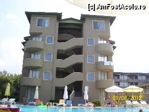 [P05] Unul dintre cele doua 'capete' ale hotelului.  » foto by rora
 - 
<span class="allrVoted glyphicon glyphicon-heart hidden" id="av350037"></span>
<a class="m-l-10 hidden" id="sv350037" onclick="voting_Foto_DelVot(,350037,70)" role="button">șterge vot <span class="glyphicon glyphicon-remove"></span></a>
<a id="v9350037" class=" c-red"  onclick="voting_Foto_SetVot(350037)" role="button"><span class="glyphicon glyphicon-heart-empty"></span> <b>LIKE</b> = Votează poza</a> <img class="hidden"  id="f350037W9" src="/imagini/loader.gif" border="0" /><span class="AjErrMes hidden" id="e350037ErM"></span>