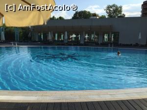 [P37] Hotel Europa - Piscina exterioara si in spatele ei se vede piscina interioara » foto by mishu
 - 
<span class="allrVoted glyphicon glyphicon-heart hidden" id="av867352"></span>
<a class="m-l-10 hidden" id="sv867352" onclick="voting_Foto_DelVot(,867352,731)" role="button">șterge vot <span class="glyphicon glyphicon-remove"></span></a>
<a id="v9867352" class=" c-red"  onclick="voting_Foto_SetVot(867352)" role="button"><span class="glyphicon glyphicon-heart-empty"></span> <b>LIKE</b> = Votează poza</a> <img class="hidden"  id="f867352W9" src="/imagini/loader.gif" border="0" /><span class="AjErrMes hidden" id="e867352ErM"></span>