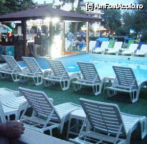 [P02] vedere din balconul camerei (piscina hotelului exclusiva pt clienti)  » foto by virgilgurita
 - 
<span class="allrVoted glyphicon glyphicon-heart hidden" id="av410226"></span>
<a class="m-l-10 hidden" id="sv410226" onclick="voting_Foto_DelVot(,410226,732)" role="button">șterge vot <span class="glyphicon glyphicon-remove"></span></a>
<a id="v9410226" class=" c-red"  onclick="voting_Foto_SetVot(410226)" role="button"><span class="glyphicon glyphicon-heart-empty"></span> <b>LIKE</b> = Votează poza</a> <img class="hidden"  id="f410226W9" src="/imagini/loader.gif" border="0" /><span class="AjErrMes hidden" id="e410226ErM"></span>
