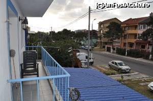 [P11] vedere din balcon asupra parcarii/strazii principale, ce duce spre plaja.  » foto by ctc
 - 
<span class="allrVoted glyphicon glyphicon-heart hidden" id="av365787"></span>
<a class="m-l-10 hidden" id="sv365787" onclick="voting_Foto_DelVot(,365787,750)" role="button">șterge vot <span class="glyphicon glyphicon-remove"></span></a>
<a id="v9365787" class=" c-red"  onclick="voting_Foto_SetVot(365787)" role="button"><span class="glyphicon glyphicon-heart-empty"></span> <b>LIKE</b> = Votează poza</a> <img class="hidden"  id="f365787W9" src="/imagini/loader.gif" border="0" /><span class="AjErrMes hidden" id="e365787ErM"></span>