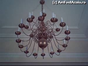 [P02] candelabru de pe hol...  » foto by roxiroxana
 - 
<span class="allrVoted glyphicon glyphicon-heart hidden" id="av558521"></span>
<a class="m-l-10 hidden" id="sv558521" onclick="voting_Foto_DelVot(,558521,761)" role="button">șterge vot <span class="glyphicon glyphicon-remove"></span></a>
<a id="v9558521" class=" c-red"  onclick="voting_Foto_SetVot(558521)" role="button"><span class="glyphicon glyphicon-heart-empty"></span> <b>LIKE</b> = Votează poza</a> <img class="hidden"  id="f558521W9" src="/imagini/loader.gif" border="0" /><span class="AjErrMes hidden" id="e558521ErM"></span>