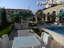 [P12] Hotel Iaki - Curtea interioară, chiar şi in extra-sezon, era plăcut să-ţi savurezi cafeluţa de dimineaţă acolo. » foto by creivean
 - 
<span class="allrVoted glyphicon glyphicon-heart hidden" id="av139951"></span>
<a class="m-l-10 hidden" id="sv139951" onclick="voting_Foto_DelVot(,139951,768)" role="button">șterge vot <span class="glyphicon glyphicon-remove"></span></a>
<a id="v9139951" class=" c-red"  onclick="voting_Foto_SetVot(139951)" role="button"><span class="glyphicon glyphicon-heart-empty"></span> <b>LIKE</b> = Votează poza</a> <img class="hidden"  id="f139951W9" src="/imagini/loader.gif" border="0" /><span class="AjErrMes hidden" id="e139951ErM"></span>