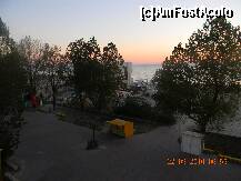 [P08] Hotel Iaki - vedere din cameră, cu un răsărit de soare românesc, în extrasezon :) » foto by creivean
 - 
<span class="allrVoted glyphicon glyphicon-heart hidden" id="av139947"></span>
<a class="m-l-10 hidden" id="sv139947" onclick="voting_Foto_DelVot(,139947,768)" role="button">șterge vot <span class="glyphicon glyphicon-remove"></span></a>
<a id="v9139947" class=" c-red"  onclick="voting_Foto_SetVot(139947)" role="button"><span class="glyphicon glyphicon-heart-empty"></span> <b>LIKE</b> = Votează poza</a> <img class="hidden"  id="f139947W9" src="/imagini/loader.gif" border="0" /><span class="AjErrMes hidden" id="e139947ErM"></span>