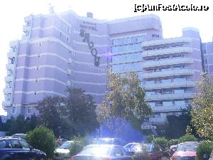 [P13] Hotelul din fata si parcarea privata si gratuita.  » foto by vicandi
 - 
<span class="allrVoted glyphicon glyphicon-heart hidden" id="av365881"></span>
<a class="m-l-10 hidden" id="sv365881" onclick="voting_Foto_DelVot(,365881,769)" role="button">șterge vot <span class="glyphicon glyphicon-remove"></span></a>
<a id="v9365881" class=" c-red"  onclick="voting_Foto_SetVot(365881)" role="button"><span class="glyphicon glyphicon-heart-empty"></span> <b>LIKE</b> = Votează poza</a> <img class="hidden"  id="f365881W9" src="/imagini/loader.gif" border="0" /><span class="AjErrMes hidden" id="e365881ErM"></span>