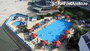 [P03] Cele 2 piscine ale hotelului SAVOY: pentru adulti respectiv pentru copii. » foto by bogdan10
 - 
<span class="allrVoted glyphicon glyphicon-heart hidden" id="av452512"></span>
<a class="m-l-10 hidden" id="sv452512" onclick="voting_Foto_DelVot(,452512,769)" role="button">șterge vot <span class="glyphicon glyphicon-remove"></span></a>
<a id="v9452512" class=" c-red"  onclick="voting_Foto_SetVot(452512)" role="button"><span class="glyphicon glyphicon-heart-empty"></span> <b>LIKE</b> = Votează poza</a> <img class="hidden"  id="f452512W9" src="/imagini/loader.gif" border="0" /><span class="AjErrMes hidden" id="e452512ErM"></span>