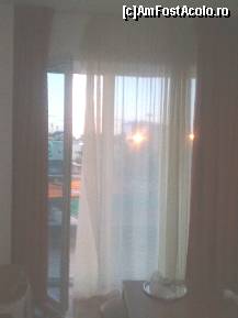 [P11] Hotel Florida - ce vezi seara prin geam » foto by florinsta
 - 
<span class="allrVoted glyphicon glyphicon-heart hidden" id="av325121"></span>
<a class="m-l-10 hidden" id="sv325121" onclick="voting_Foto_DelVot(,325121,773)" role="button">șterge vot <span class="glyphicon glyphicon-remove"></span></a>
<a id="v9325121" class=" c-red"  onclick="voting_Foto_SetVot(325121)" role="button"><span class="glyphicon glyphicon-heart-empty"></span> <b>LIKE</b> = Votează poza</a> <img class="hidden"  id="f325121W9" src="/imagini/loader.gif" border="0" /><span class="AjErrMes hidden" id="e325121ErM"></span>