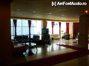 [P01] Elegantă, luminoasă și modern mobilată, zona de așteptare de la parterul hotelului îți lasă impresia unui hotel de 4 stele.  » foto by Sobsy
 - 
<span class="allrVoted glyphicon glyphicon-heart hidden" id="av587820"></span>
<a class="m-l-10 hidden" id="sv587820" onclick="voting_Foto_DelVot(,587820,773)" role="button">șterge vot <span class="glyphicon glyphicon-remove"></span></a>
<a id="v9587820" class=" c-red"  onclick="voting_Foto_SetVot(587820)" role="button"><span class="glyphicon glyphicon-heart-empty"></span> <b>LIKE</b> = Votează poza</a> <img class="hidden"  id="f587820W9" src="/imagini/loader.gif" border="0" /><span class="AjErrMes hidden" id="e587820ErM"></span>